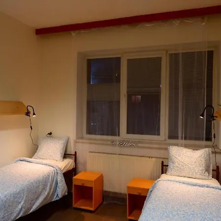 A Parkovani Turgenevova - Olomoucka Hostel