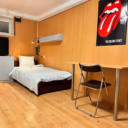 A Parkovani Turgenevova - Olomoucka Hostel *
