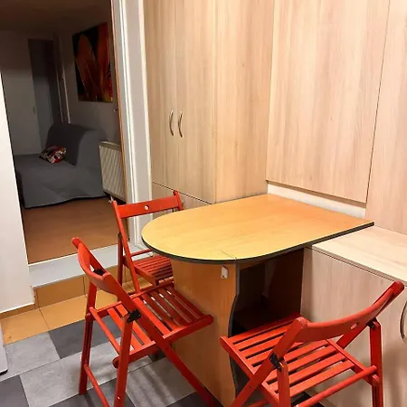 Apartmans And With Parking Turgenevova - Olomoucka Vandrarhem *
