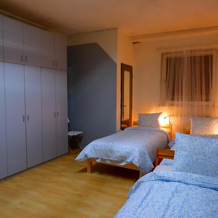 Vandrarhem Apartmans And With Parking Turgenevova - Olomoucka
