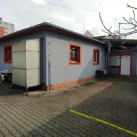 Apartmans And With Parking Turgenevova - Olomoucka Хостел