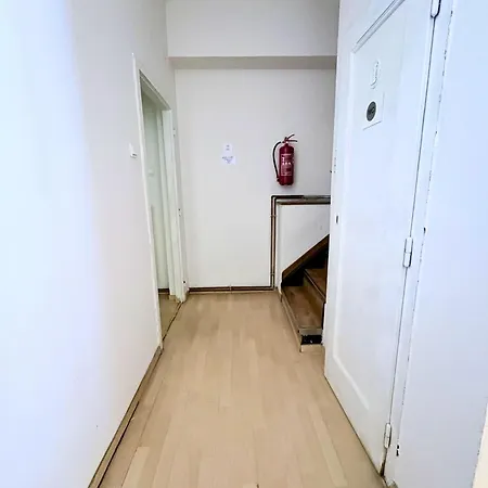 Low Cost Apartments And Hostel With Free Parking * Brno