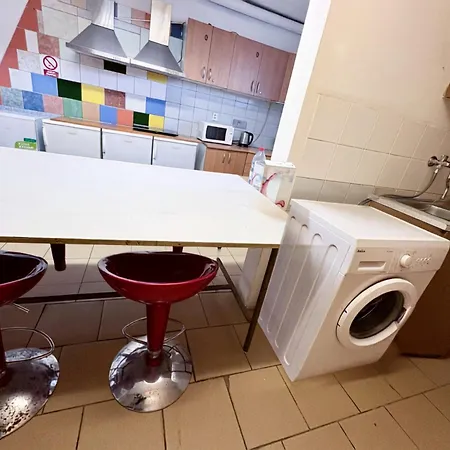 Apartmans And With Parking Turgenevova - Olomoucka Hostel Brno