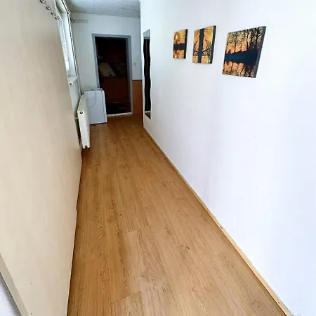 Hostel Low Cost Apartments And Hostel With Free Parking Brno
