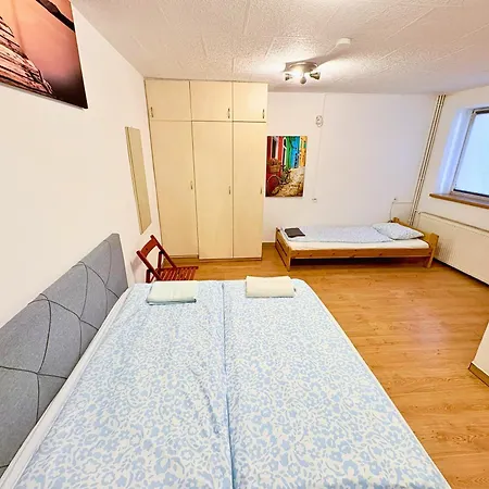 Low Cost Apartments And Hostel With Free Parking Brno