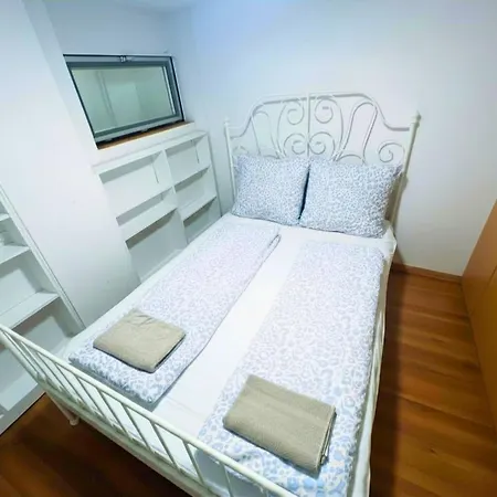 Хостел Apartmans And With Parking Turgenevova - Olomoucka