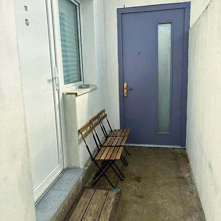 Hostel Low Cost Apartments And Hostel With Free Parking