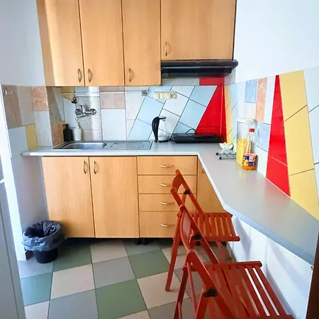 Low Cost Apartments And Hostel With Free Parking Brno