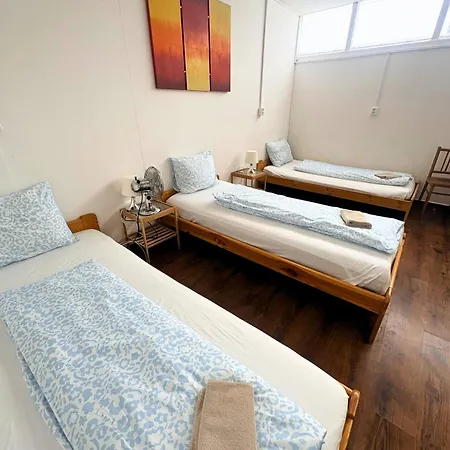 Hostel Low Cost Apartments And Hostel With Free Parking *